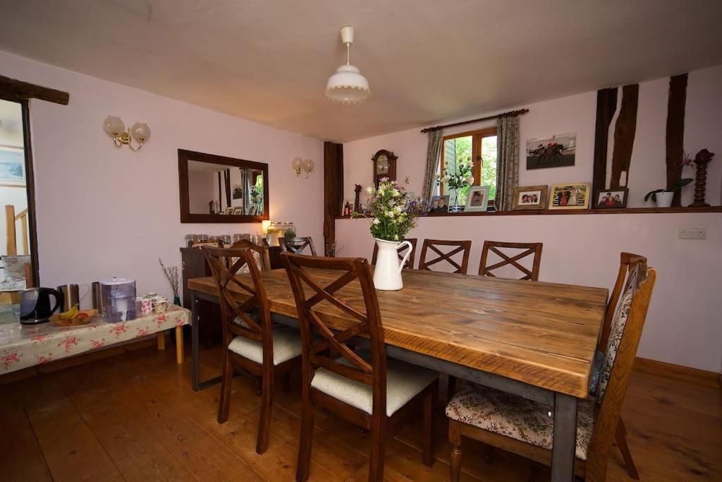 Stunning Barn Conversion Ideal For Large Families Bildeston Exterior foto